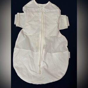 HAPPIEST BABY SNOO BASSINET SWADDLE